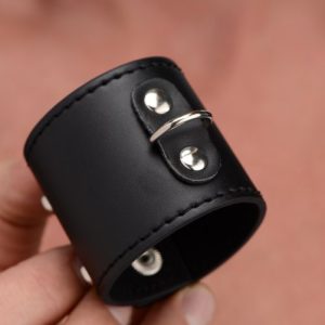 STRICT BALL STRETCHER W D-RING