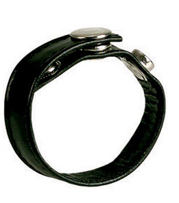 BLACK LEATHER RING